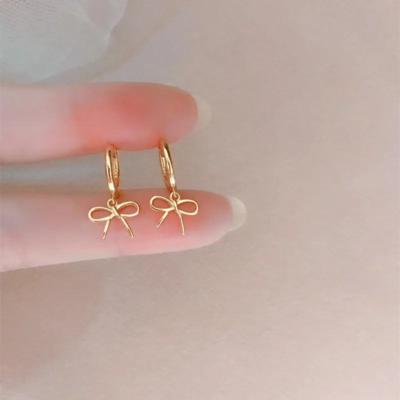 Creolen aus echtem 925er-Sterlingsilber mit geometrischer Linie und Schleife für Damen, edler Schmuck, leichte Luxus-Allergie, minimalistische Accessoires