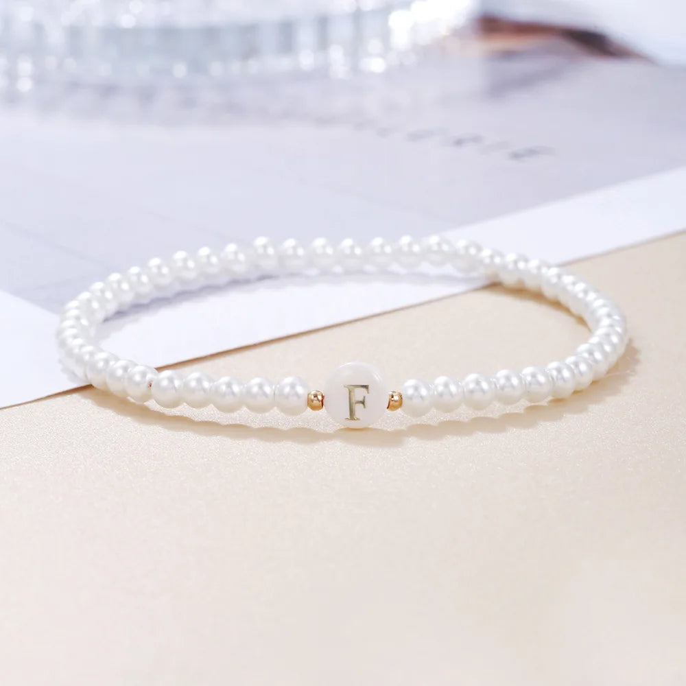 LATS Einfaches, vielseitiges 26-Buchstaben-Perlenarmband für Damen, modische elastische Perlenarmbänder, Handgelenkschmuck, Accessoires im Großhandel