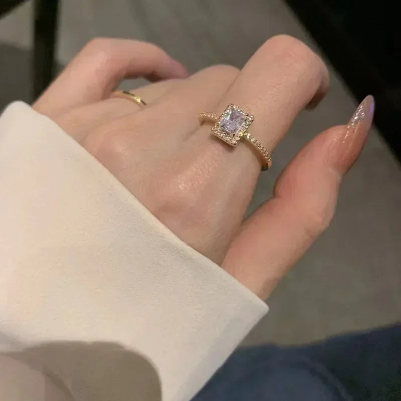 Luxuriöse klassische Moissanit-Hochzeits-Verlobungsringe für Frauen, quadratischer Glücksring, verstellbare goldfarbene Ringe, Charm-Schmuck