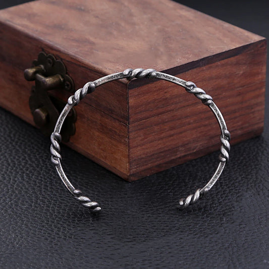 Mode Retro Wikinger Twisted Dorn Armband Punk einfache Edelstahl offenes Armband einzigartige kreative Schmuck Geschenke Großhandel