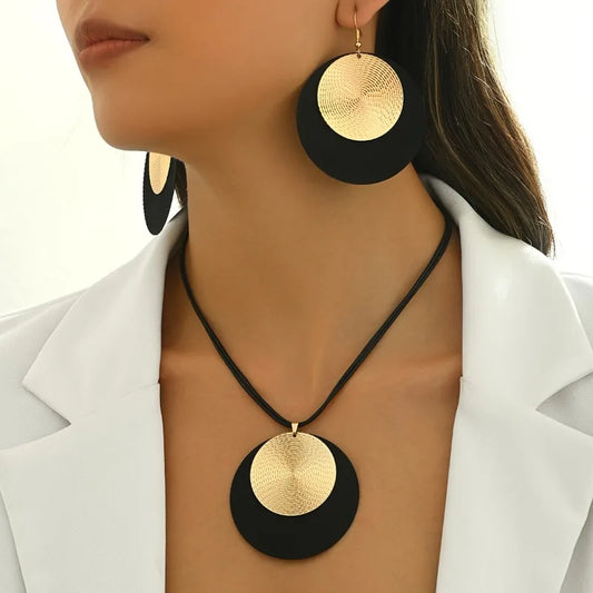 3 teil/satz Große Runde Ohrringe Kragen Halskette Set für Frauen Übertrieben PU Seil Ketten Metall Geometrische Anhänger Halskette Schmuck