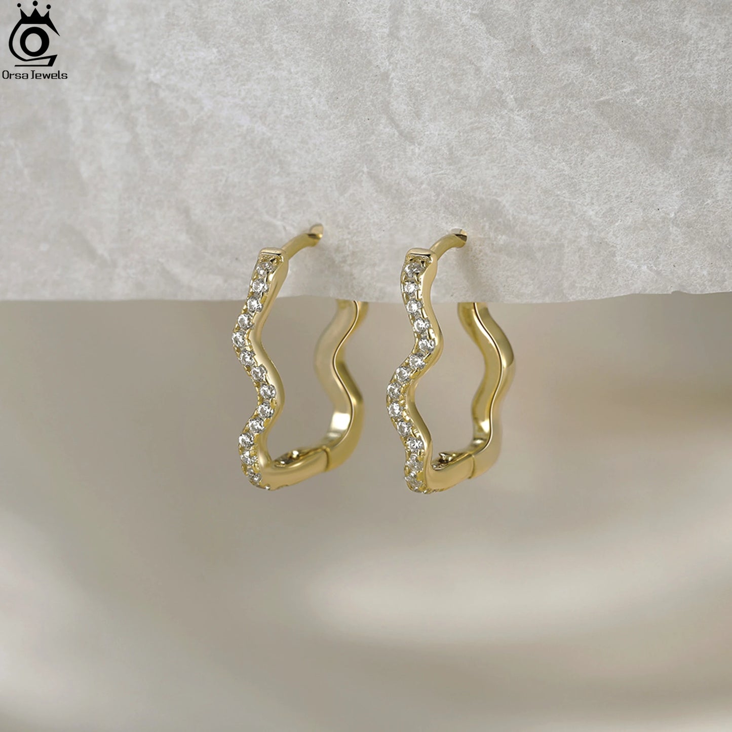ORSA JEWELS Creolen aus 925er-Sterlingsilber mit funkelnder AAAA-Zirkonia-Dekoration, Pavé-Fassung, Design, Minimalismus, Geschenk APE135