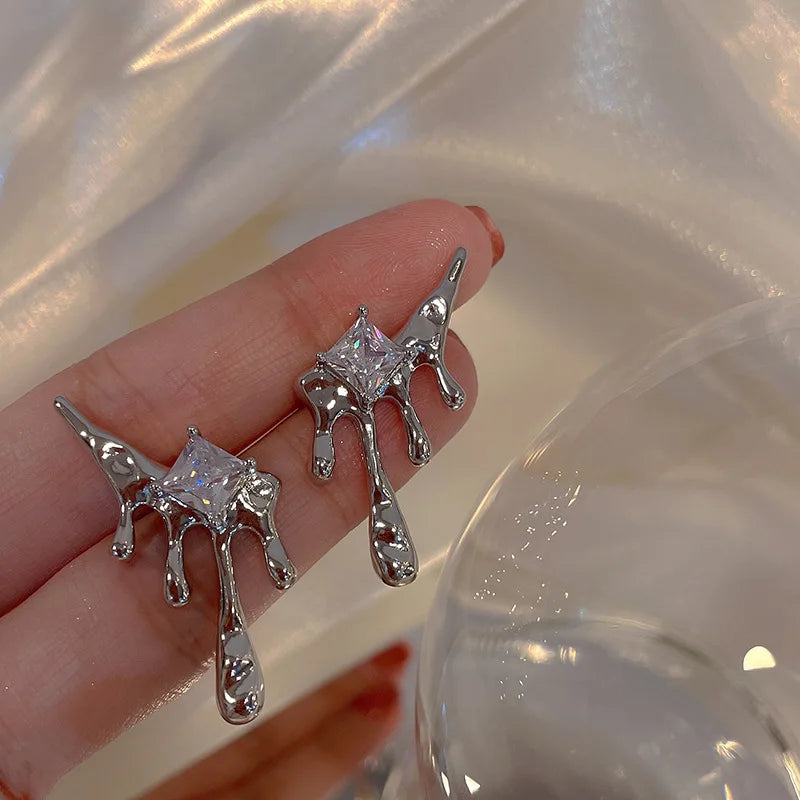 Mode Punk Unregelmäßige Flüssigkeit Ohrringe Hip-Hop Persönlichkeit Metall Hohl Ohrringe Clip Mädchen Partei Schmuck Geschenke Y2K Zubehör
