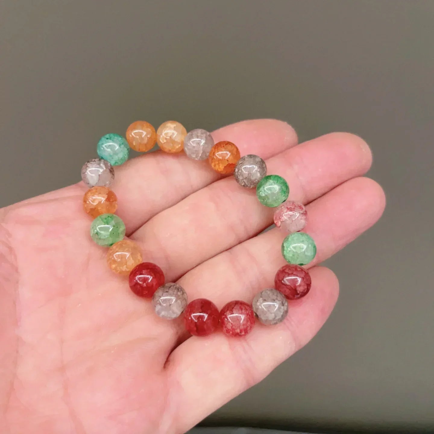 Natürliches rosa/buntes Kristall-/Porzellan-Armband mit Eis-Rissmuster und gemusterten Perlen, einzelner Kreis, glücklicher Heilstein, Schmuck, Geschenk