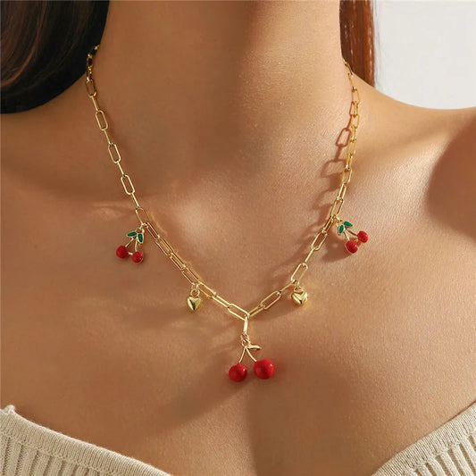 Süße einfache rote Kirsche Anhänger Schlüsselbein Halsketten für Frauen Kragen Metall Barock Perle Ketten Halskette Hochzeit Schmuck Geschenke