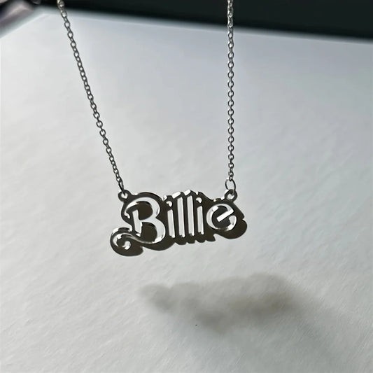 Mode Einfache Silber Überzogene Billie Brief Anhänger Halskette für Frauen Schlüsselbein Kette Halskette Edlen Schmuck