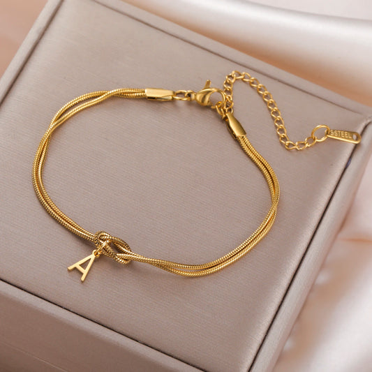 Skyrim Anfangsbuchstabe Liebe Knoten Armbänder Frauen Männer Paar Edelstahl Gold Farbe Schlangenkette Armbänder A-Z Alphabet Schmuck