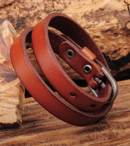 G522 Hellbraunes Punk-Biker-Armband aus Leder mit cooler Metallschnalle und doppelter Wickelarmband für Herren