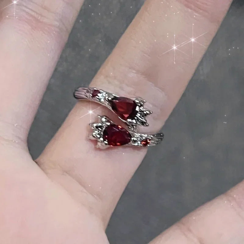 Verstellbarer Öffnungsring für Frauen, unregelmäßiger roter Kristallglas-Herz, ästhetische Ringe, Gothic-Tier-Spinnenring, kreativer Schmuck