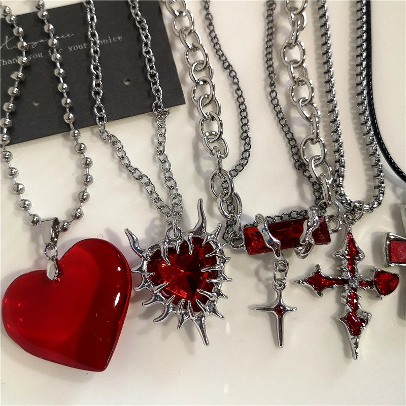 Gothic Rotes Herz Dornen Kreuz Ketten Halskette Für Frauen Männer Hip-Hop Persönlichkeit Trendy Charme Grunge Punk Schmuck Y2k zubehör