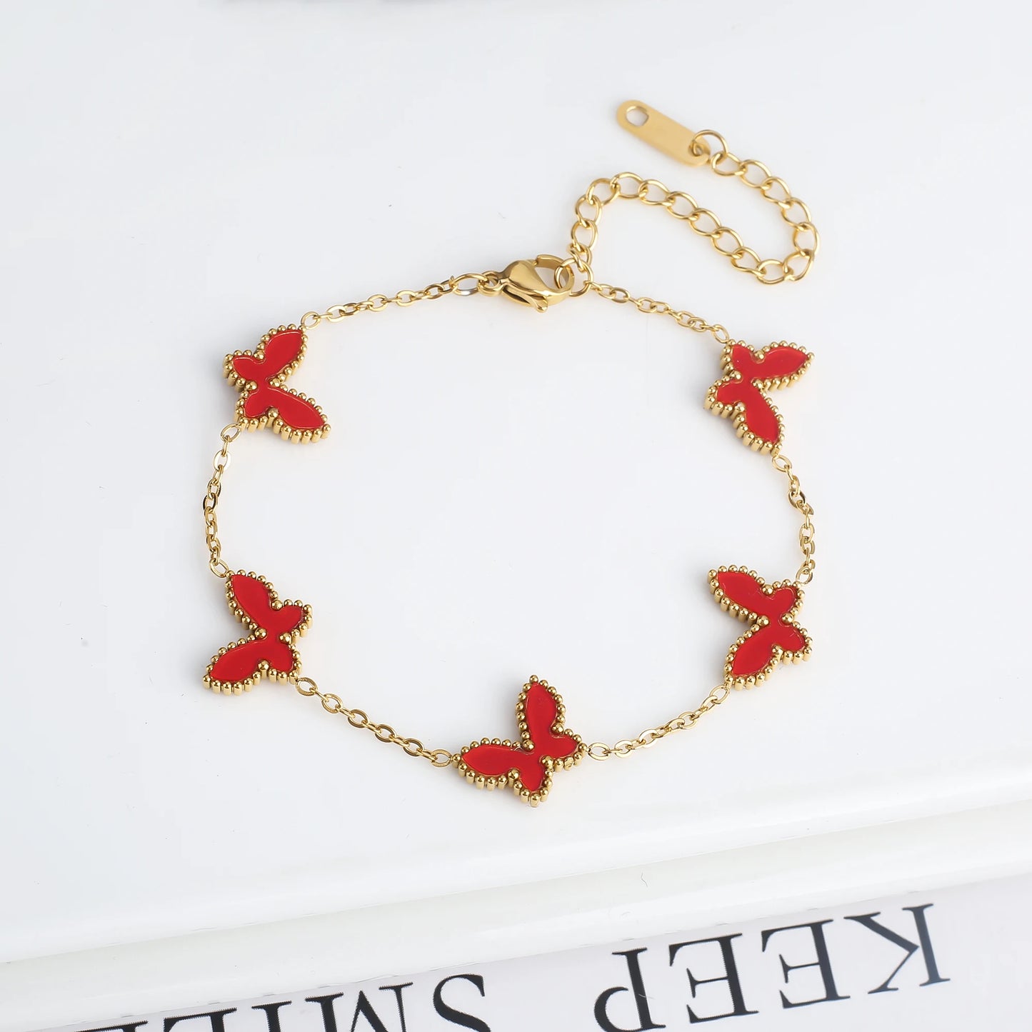 Hochwertiges, vergoldetes Edelstahl-Armband mit Schmetterlings-Insekten, klassisch für Damen und Mädchen, modisch, Party, Hochzeit, Schmuck, Kleeblatt