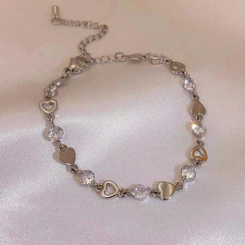 Einfache Mode Funkelnden Zirkon Herz Armbänder für Frauen Süße Aushöhlen Liebe Herz Student Kette Armband Mädchen Schmuck
