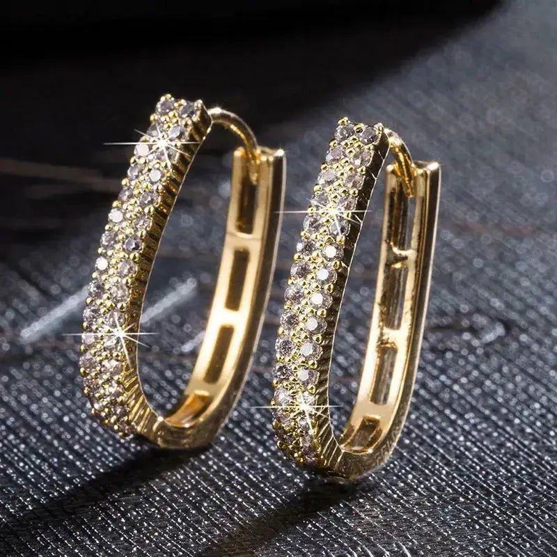Huitan Mode Silber Farbe Kreuz Creolen für Frauen Voll kristall Zirkonia Aussage weibliche Ohrringe Trends Schmuck