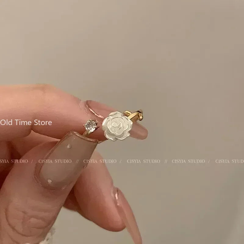 Trend Luxus Ringe für Frauen Vergoldet Edelstahl Rose Ring Mode Ästhetischen Schmuck Temperament Anillos Mujer